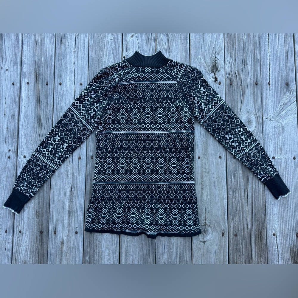 Eddie Bauer Size Medium 1/4 Zip Long Sleeve Black & White Sweater